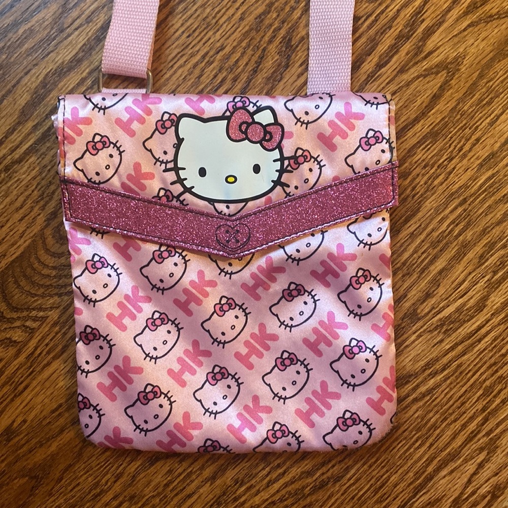 Hello Kitty Purse - Picture 2 of 6